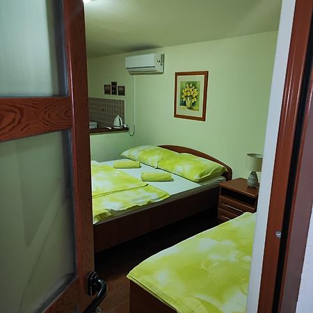 Apartmani Am Krk Town Exteriör bild