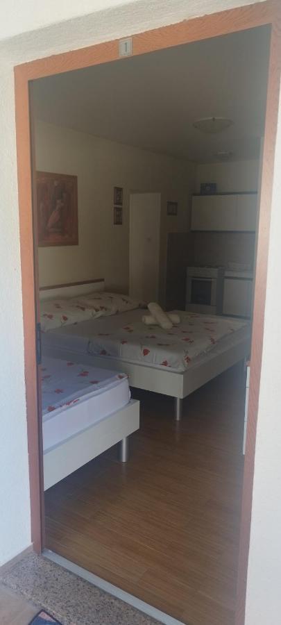 Apartmani Am Krk Town Exteriör bild