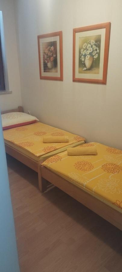 Apartmani Am Krk Town Exteriör bild